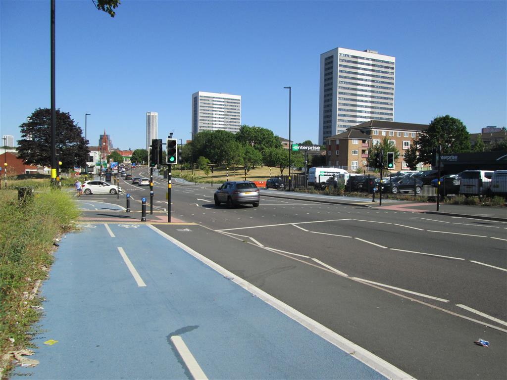 Dudley Road Cycleway Switching Sides
