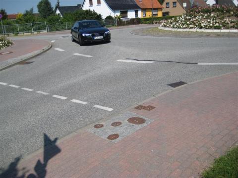 A single lane roundabout